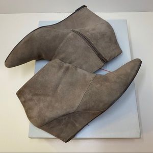 🛑SOLD🛑 SOCIETY ANKLE BOOTIES SUEDE SEXY  SIZE 9